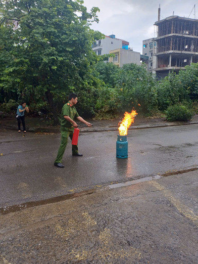 TẬP HUẤN PCCC CHO CBGVNV