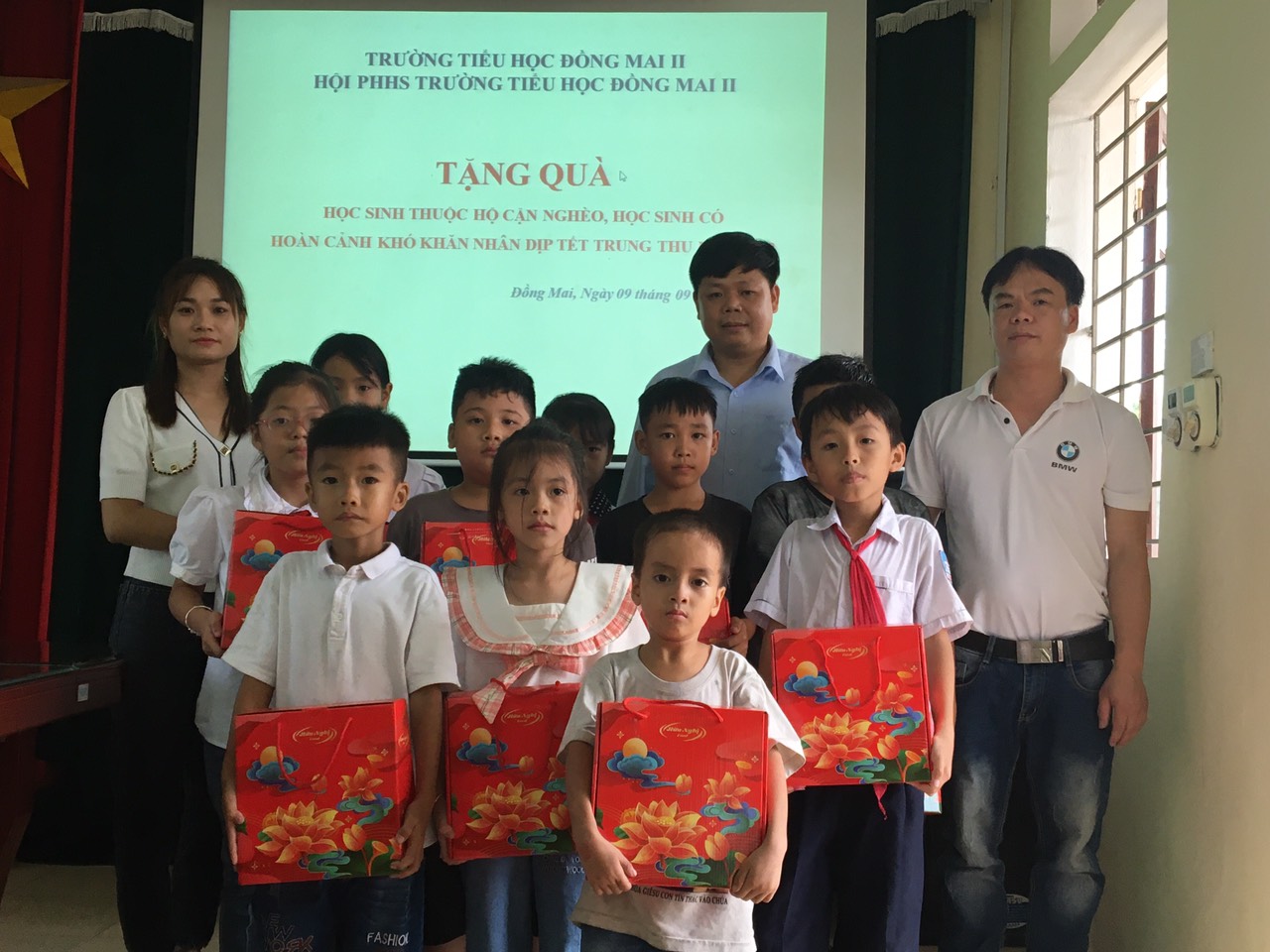 Tết Trung thu năm 2022, trường Tiểu học Đồng Mai II