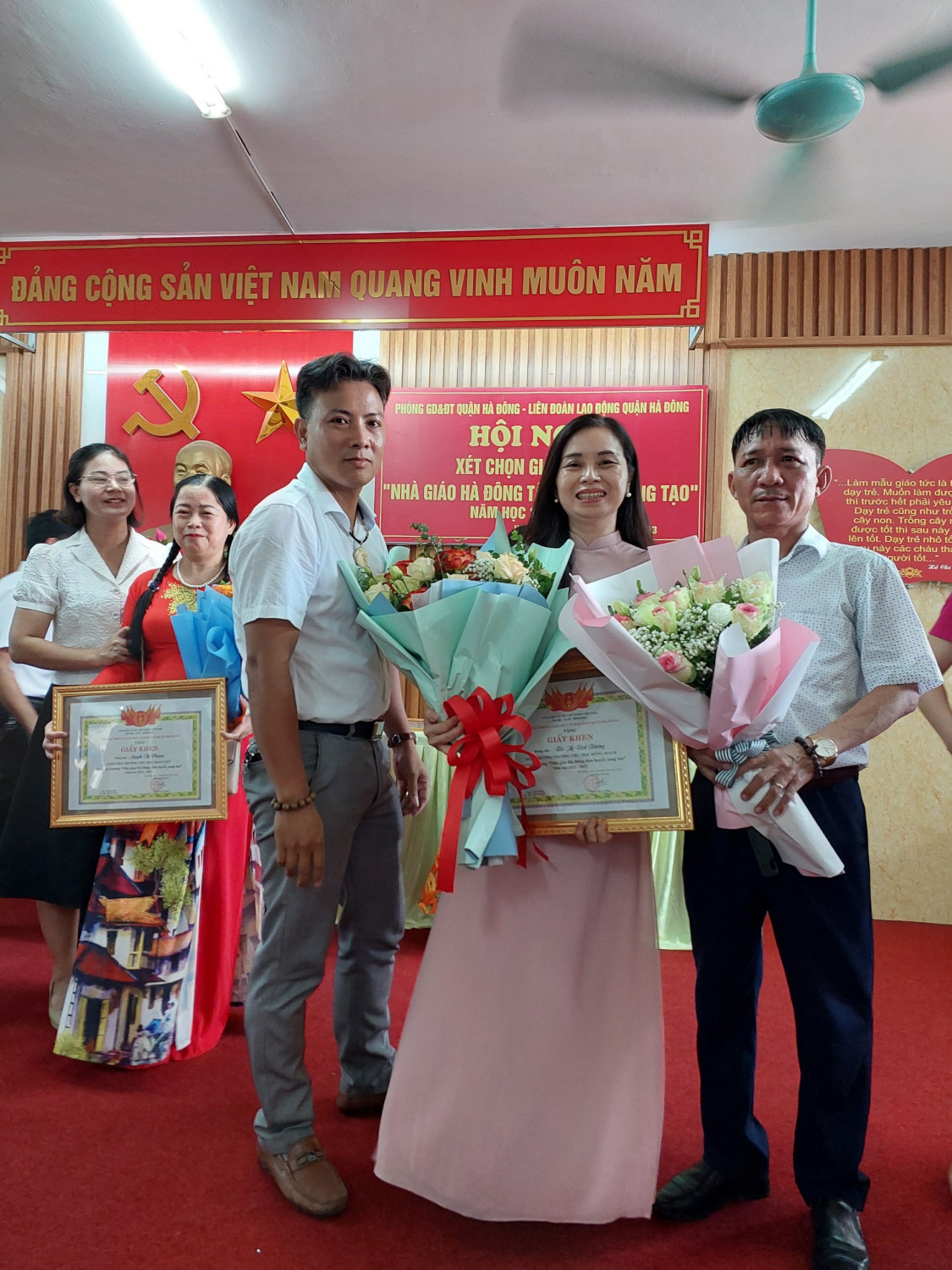 Giải thưởng "Nhà giáo Hà Đông tâm huyết, sáng tạo"