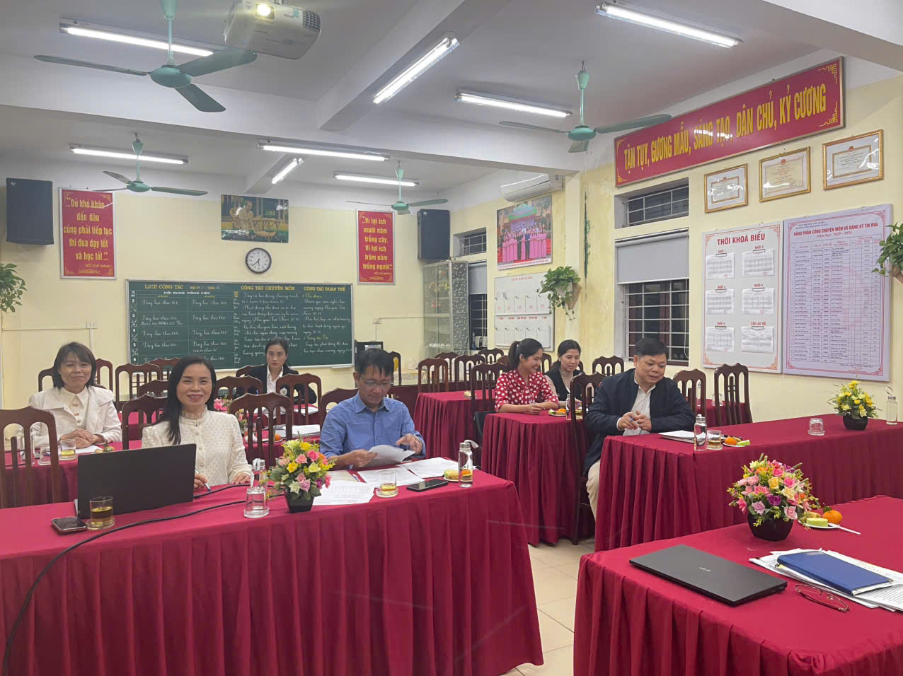 961746341108590774 (2)